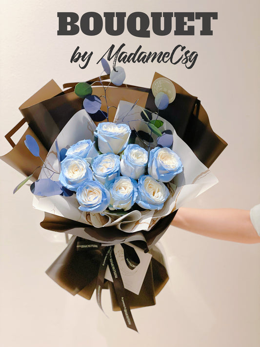 Special Michigan Ice Blue painted roses bouquet (9 stk)