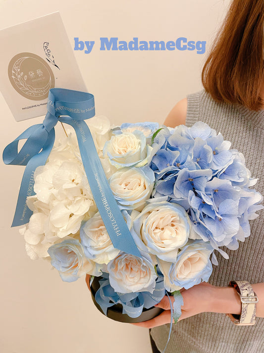 Special Michigan Ice Blue painted roses flower box (2stk Hydrangea + 12stk roses)
