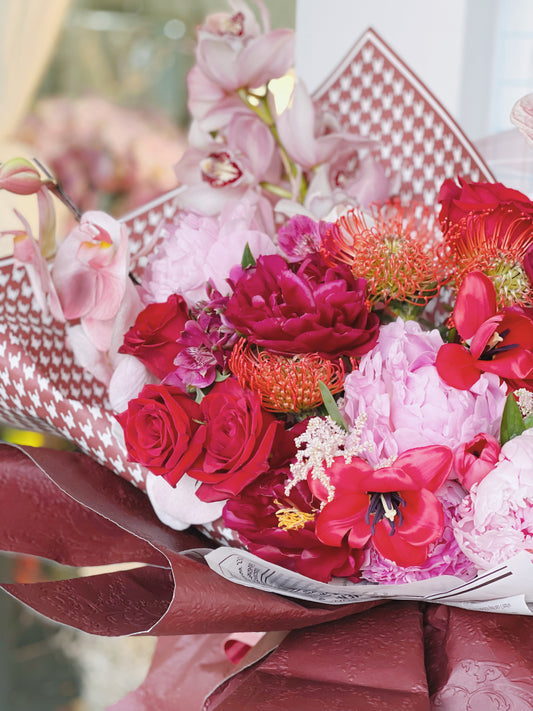 XXL Premium Bouquet - Florist Choice Red / Pink Colour Tone