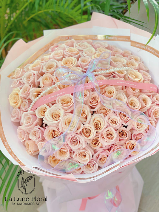 Mother of Pearl Roses bouquet (88 stk)