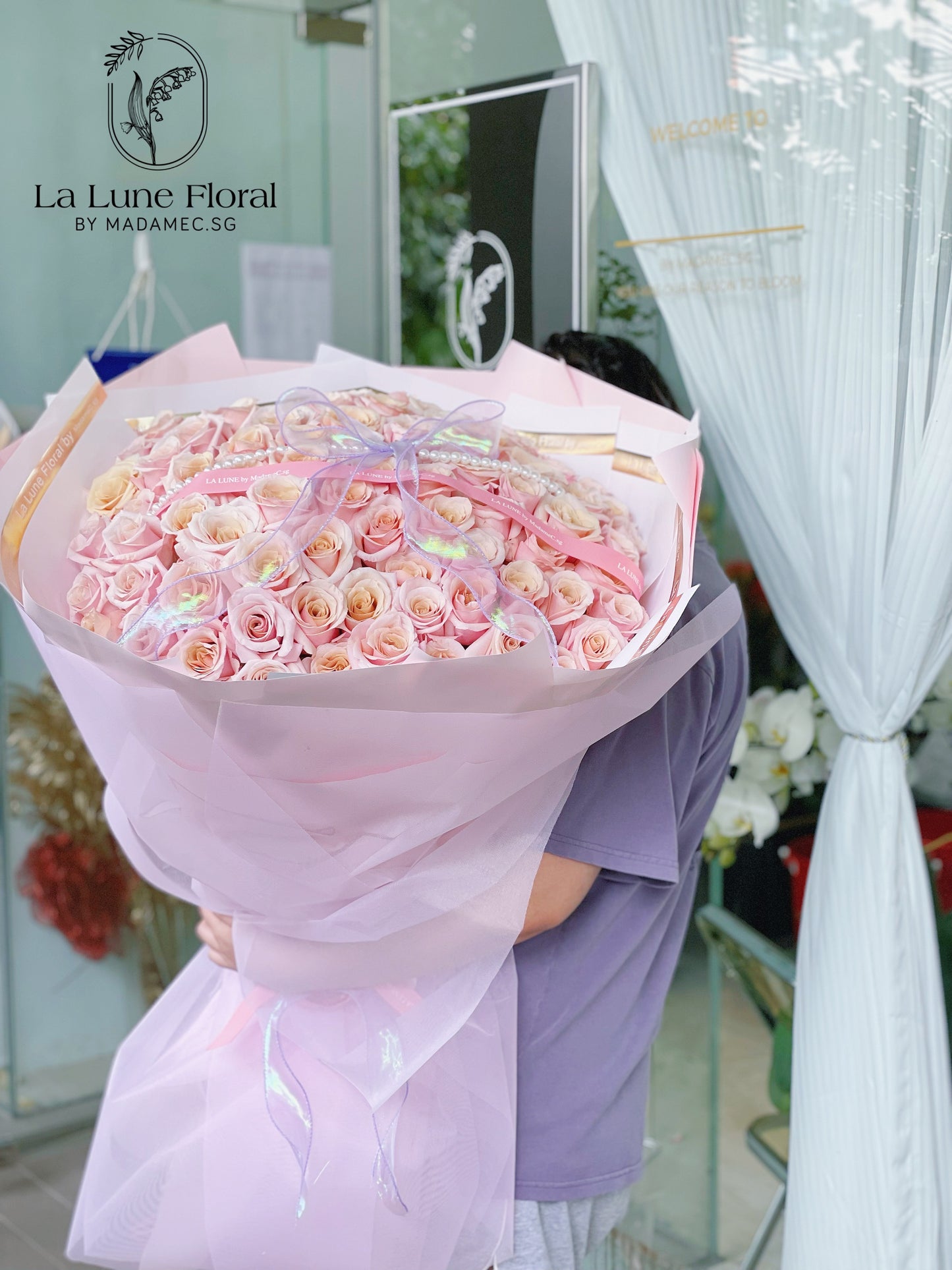 Mother of Pearl Roses bouquet (99 stk)