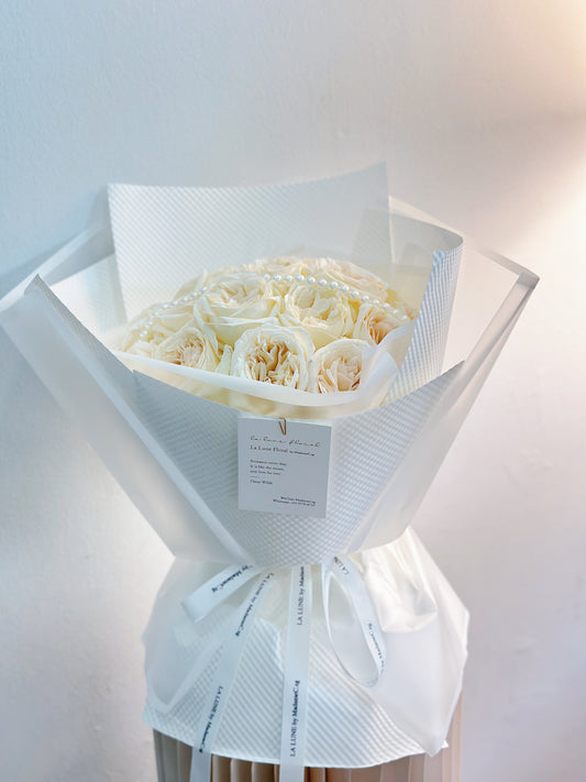 Elegance White O'hara Roses Bouquet （19 stk）